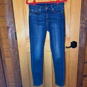 NWOT Women’s Gwenevere 7 For All Mankind Jeans Never worn! size 30